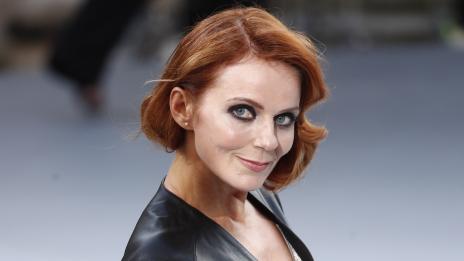 Направи си сам: Гери Халиуел сама си отряза бретона