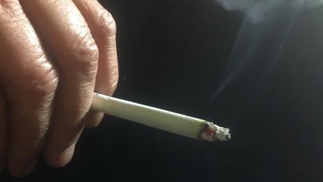 Миризмата на тютюн е повече от неприятно усещане: Колко е опасна?