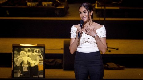 Меган Маркъл с изненадващо посещение в детски център