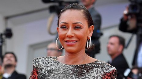 Дъщерята на Мел Би коментира тормоза над майка ѝ