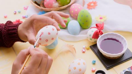 Боядисване на яйца – кои са безопасни за консумация по Великден?