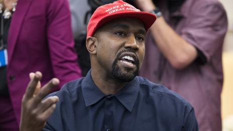 Кание Уест диагностициран с биполярно разстройство, семейството притеснено