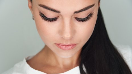 Красота през лятото: Опитайте манга мигли