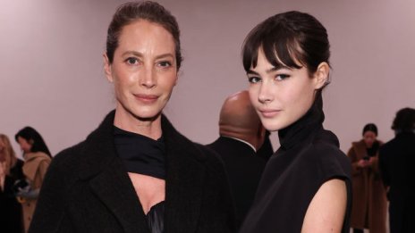 Кристи Търлингтън се появи с красивата си дъщеря на шоуто на Calvin Klein