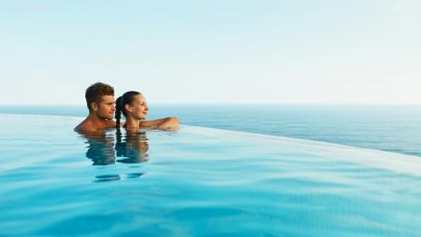 Секс в басейнa - лоша идея