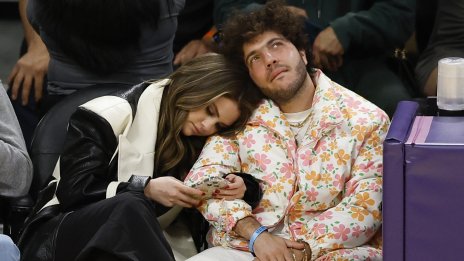 Селена Гомес и Бени Бланко в помощ на пожарникарите в Лос Анджелис