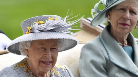 За Коледа – принцеса Ан изолирана далеч от Елизабет Втора 