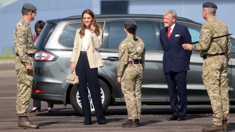 Есенна мода: Кейт Мидълтън с перфектния блейзър