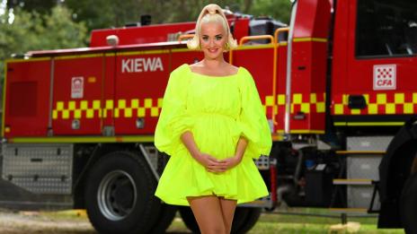 Кейти Пери не бърза за име на бебето – то само щяло да избере