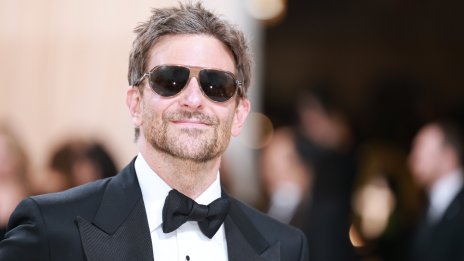 Брадли Купър и Джиджи Хадид изглежда споделят един чифт обувки