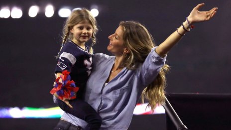 Три поколения, една снимка: Жизел Бюндхен с най-важните дами в живота си