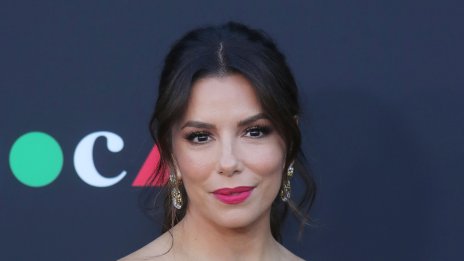 След раждане и на 47: Ева Лонгория се похвали със стегнат корем