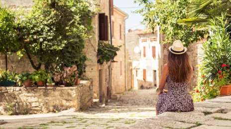 Николета Лозанова пусна провокативни снимки от Италия