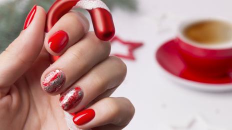Нова година: Идеи за маникюр, които да пробвате у дома