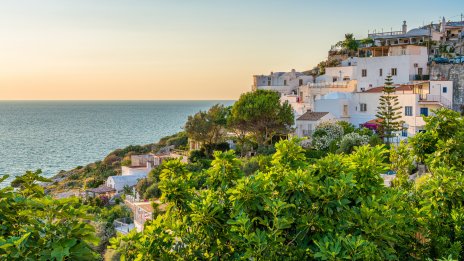 Лияна: Секси провокация от Пулия