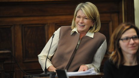 Марта Стюарт се съблече заради кафе 