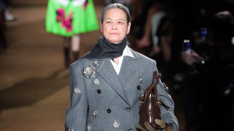 70-годишната д-р Куин Лечителката дебютира като модел за Miu Miu