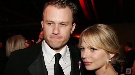 Рядък кадър – дъщерята на Хийт Леджър застана до майка си Мишел Уилямс