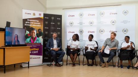 Африкански дизайнер подари на Меган джинси за Арчи