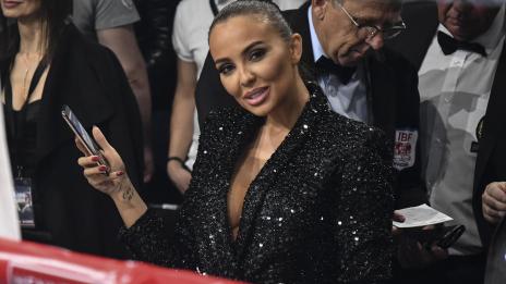 Николета Лозанова гледа шоуто на Philipp Plein в Италия