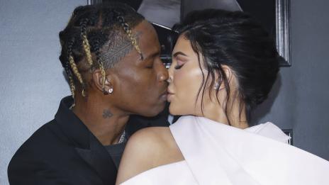 Кайли Дженър и Травис Скот са отново заедно, но в отворена връзка!