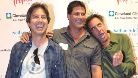 Звезда от „Всички обичат Реймънд“ мина под венчило 