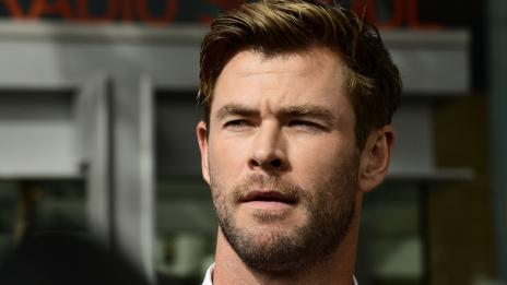 Феновете на Крис Хемсуърт се възхитиха от визията на майка му