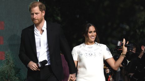 Холивуд, те са тук: Хари и Меган с първа американска награда и стил със скрито послание