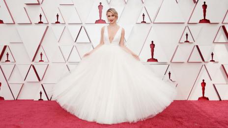 Мария Бакалова сред най-добре облечените дами на червения килим