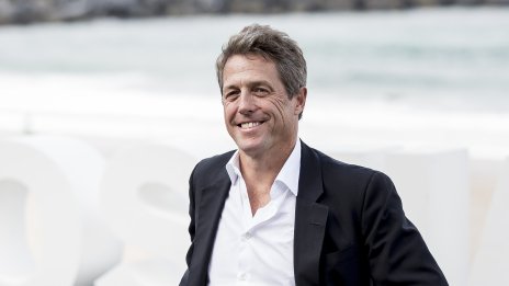 Новата ера на Хю Грант като злодей 