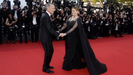 Том Ханкс защити фигурата на жена си