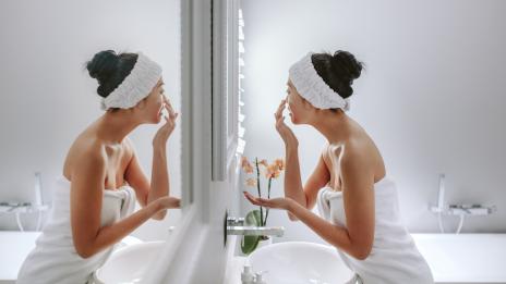 Грижа за кожата през зимата: 4 съставки, които да търсите 