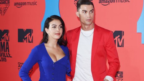 Меден месец или не - Кристиано и Джорджина показват стегнати тела на яхта в Сен Тропе