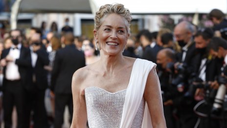 Шарън Стоун заплашена с уволнение, настоявала за ваксини