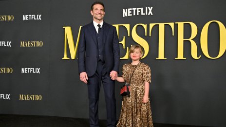 С татко под ръка – дъщерята на Брадли Купър и Ирина Шейк с дебют на червения килим