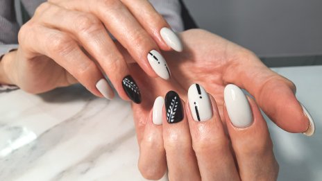 Маникюр за 2023 – дизайните, които да носите през цялата година