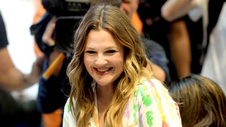 Неостаряващи звезди: Тайната на Дрю Баримор за перфектна кожа