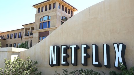 Netflix под обстрел: обвинения за шпионаж над деца и създаване на пристрастяващи функции