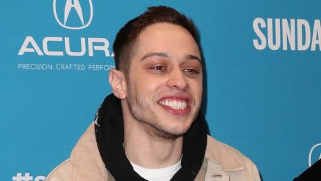 Пийт Дейвидсън се присмя на неуспешния си годеж с Ариана Гранде