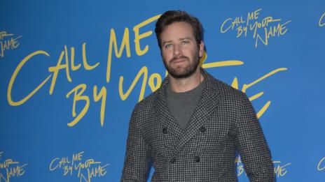 Шокиращи подробности за кореспонденциите на Арми Хамър в Instagram