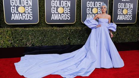 Камериерка пусна на търг рокля на Лейди Гага