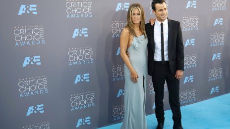 Дженифър Анистън към бившия: Обичам те!