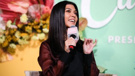 Кортни Кардашян създаде нова модна тенденция