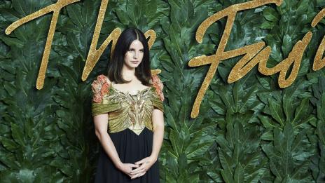 Лана Дел Рей неузнаваема като блондинка