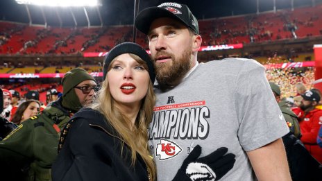 Сестрата на Джиджи Хадид гледала на карти таро на Тейлър Суифт