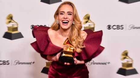 Звездна помощ - Адел разкри пола на бебето на свои фенове