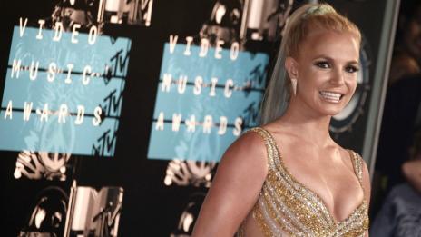 Лято 2020: Бритни Спиърс с маска на плажа