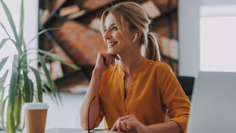 Оранжево – най-неподходящият цвят за интервю