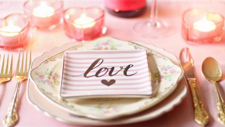 Мона Гочев празнува 3 години от сватбата