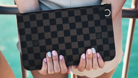 Бюти съвети: Как да премахнем гел лак от дрехите си